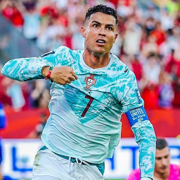 ChinoUTD's tweet photo. 🚨 Mourinho on Cristiano Ronaldo against Croatia:

🗣️ Reporter:
“Ronaldo only scored from the penalty spot.”

🗣️ Mourinho:

“Only? Did you see the goal that was ruled out? Forget the offside for a second. The run, the first touch, the finish over the goalkeeper…That’s a goal a lot of strikers don’t score even when they’re onside.

He was just unlucky the timing was a few inches off. Then a few minutes later he scores the penalty. People will remember the penalty. I’ll remember the finish that never counted.”