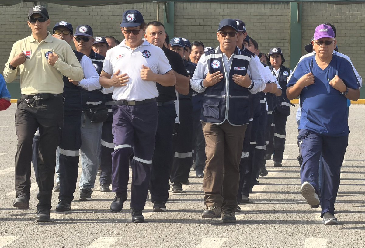 GRDMML's tweet photo. En esta importante jornada cívica, integramos el tercer agrupamiento, reafirmando nuestro compromiso con el trabajo articulado y el servicio permanente a la ciudadanía.

#LaCiudadNoDescansaNosotrosTampoco 💪 https://t.co/PNOfYUBt6f