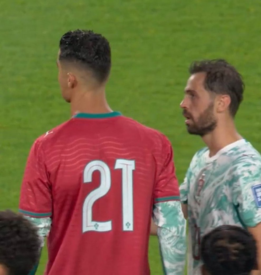 AdriRM33's tweet photo. Cristiano Ronaldo con la camiseta de Diogo Jota 🥹♥️ https://t.co/CUzx5U8AzD