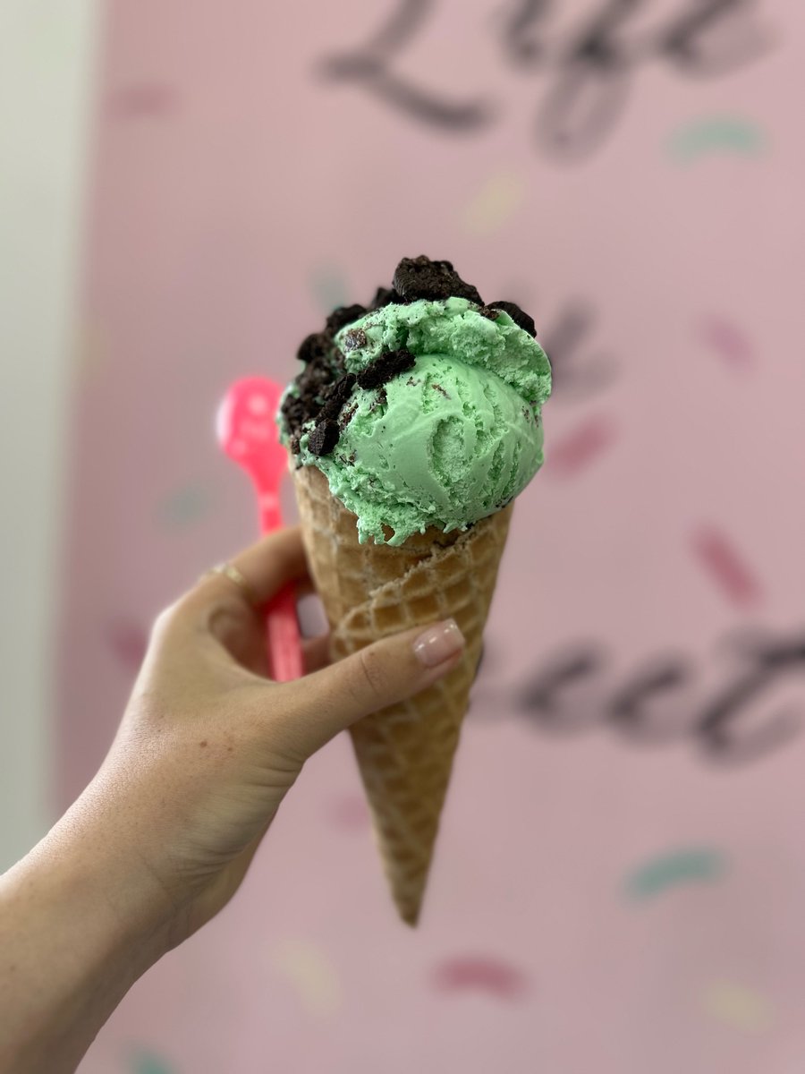 Hannah_schuster's tweet photo. Ice-cream on a summer ☀️😮‍💨😎 https://t.co/seAunurGEC