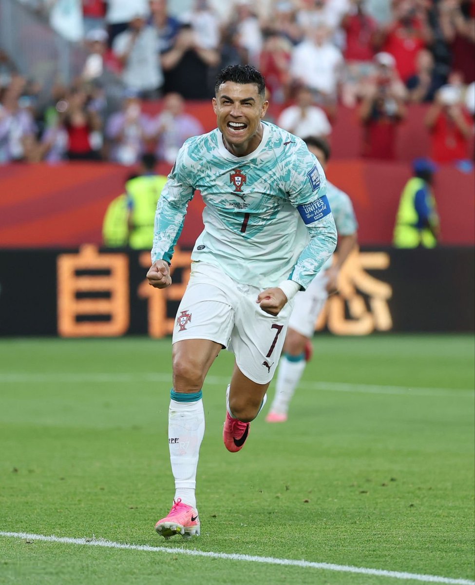BigReva25's tweet photo. CR7 forever.... ❤️
Man scored again...
Keep winning, you're a winner 🏆 https://t.co/WAZwjkvX3E