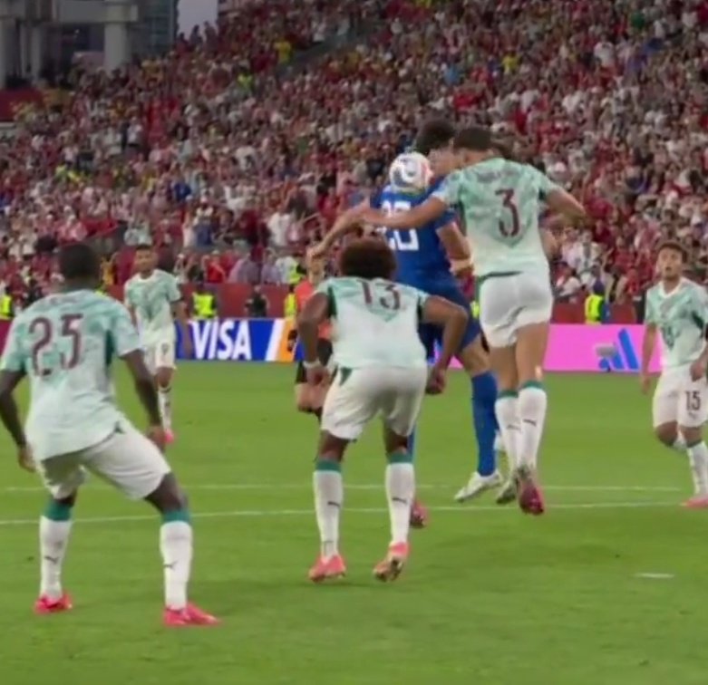 LxoMessismoFCB's tweet photo. -Penalti regalado
-Gol mal anulado a Croacia
-Gol mal anulado a Croacia

Es el robo del Mundial, si Argentina hiciese la mitad de lo que ha hecho hoy Portugal arderian todas las redes sociales https://t.co/3B6DbEqWsi