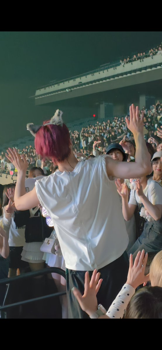 alienmei98's tweet photo. #ricky https://t.co/kHatLD5xOi