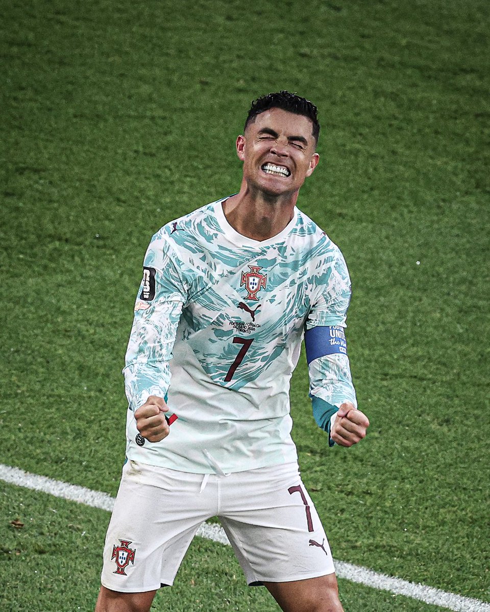 kingRarch's tweet photo. Vamooooooooos Portugal 🇵🇹 🇵🇹 
#Portugal https://t.co/g4OmgSH4zG