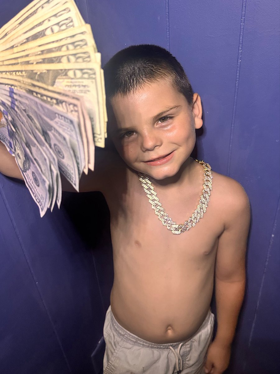 BIGBANKSPANKY's tweet photo. The waitlist is already too long and we haven’t even dropped yet.

Bank of Spanky NFTs are coming to run the space. Get in line or get left behind. https://t.co/hyx00tqM1D