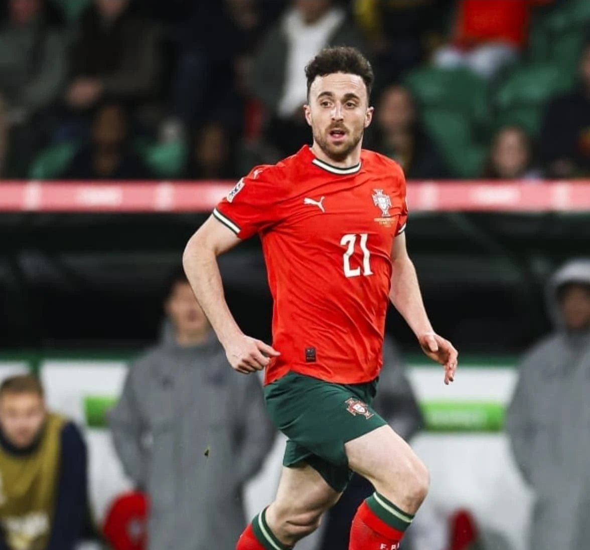Shinw1Amjad's tweet photo. keep resting Jota, this win is for you, we love you 😢 ❤️
#portugalvscrotia
#ronaldo 
#jota 
#cr7 https://t.co/3DFlT1v4jY