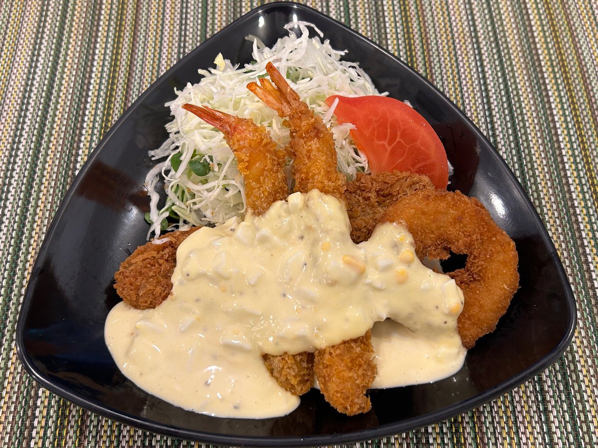JICATBIC's tweet photo. 【レストランNERICA7/6（月）～7/7（火）ランチメニュー】
月曜は #タイ風サバの唐揚げ！火曜は #シーフードミックスフライ！！今週のエスニック料理はアルゼンチンの #ロクロ！！！
週のスタート、ランチでひと息🌿

▶メニュー詳細はこちら：https://t.co/9vx8Vztx0c

#つくばランチ #エスニック https://t.co/VkZTwpy6ni