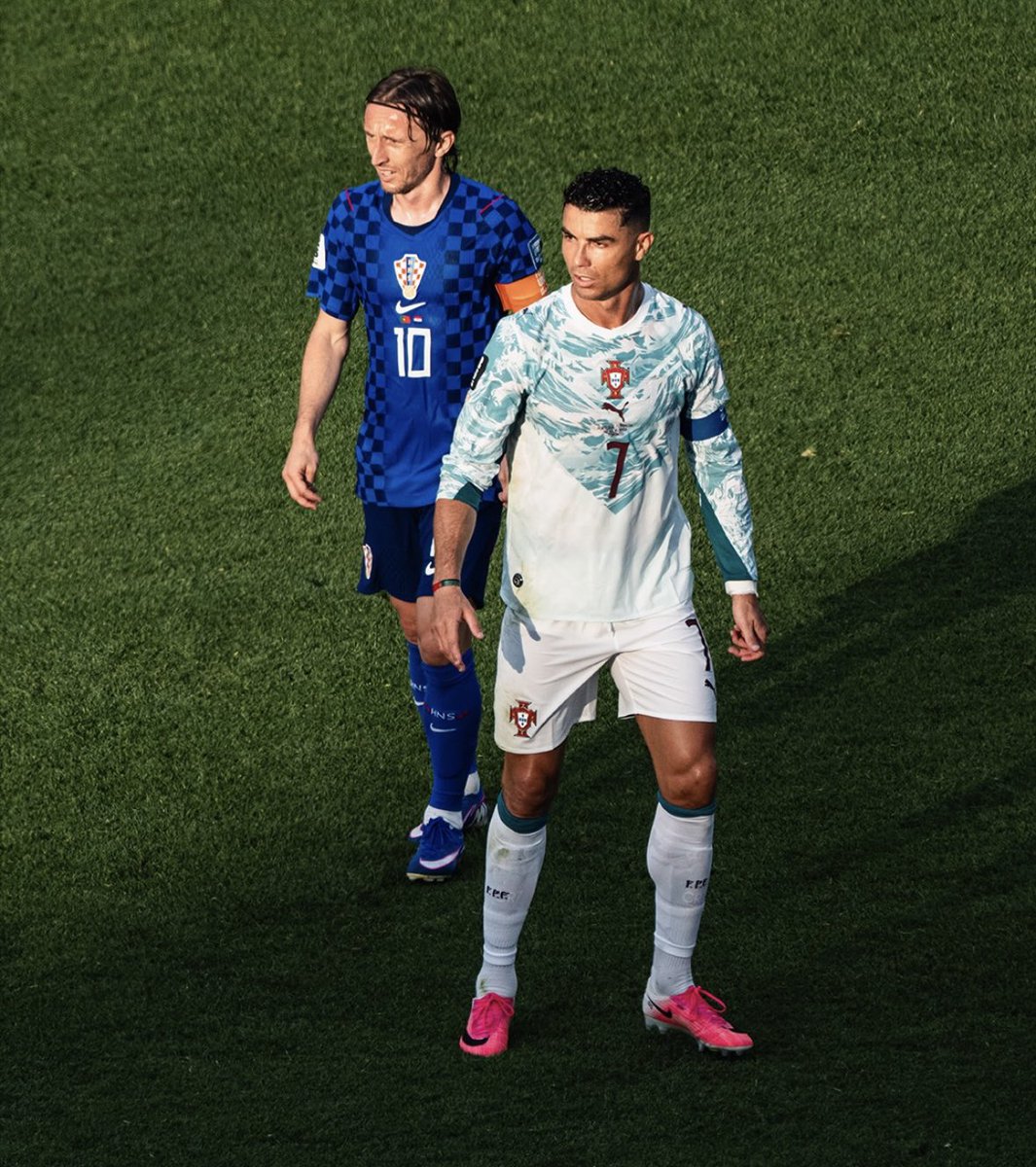 tribunamundiall's tweet photo. Portugal le gano 2-1 a Croacia en los 16avos de final y se clasificó a los octavos del mundial.

Con goles de Cristano Ronaldo y Gonzalo Ramos Portugal logró vencer a Croacia y se enfrentará a España en los octavos de final.

#FIFAWorldCup #Portugal #CR7 https://t.co/fXlDmApmk5