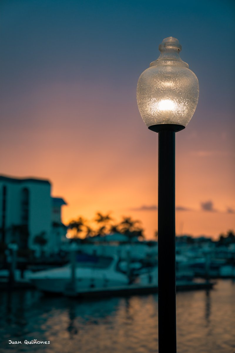 PhotosbyJuanca's tweet photo. Chasing the last light of the day.
#SunsetPhotography #GoldenHour #MarinaLife #Photography #ThroughMyLens #CapturedThoughts #EveningLight #ShotOnSony #MoodyGrams #NaturePhotography #CoastalPhotography #SunsetLovers #PhotoOfTheDay #TravelPhotography #LightAndShadow https://t.co/VgkOUBXpJx