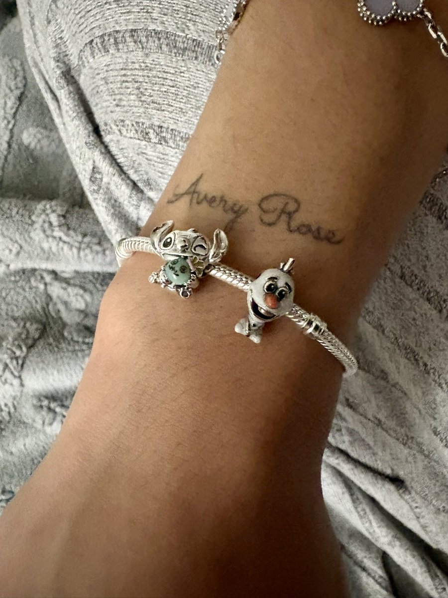 michellanunez's tweet photo. “I got this bracelet for you, but the charms are for Avery for when I get her one when she’s old enough. You just have to keep them safe.” 😭😭😭😭😭 I’m sobbing. I love him. Good night. https://t.co/YDayaIBI5J