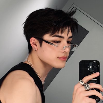 ericsohnyj's tweet photo. #FotoProfilBaru https://t.co/kyDnFU5iS4