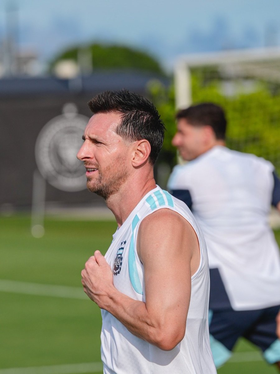 M10GOAT's tweet photo. الأسطورة ميسي عبر IG:

📍 ميامي. https://t.co/ePH3T9ByCQ