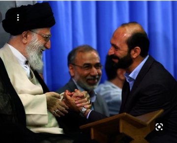Anti_leftard's tweet photo. @pouyan2025 برای سعید هم زیاد زانو زد https://t.co/u3mjgKFhzN