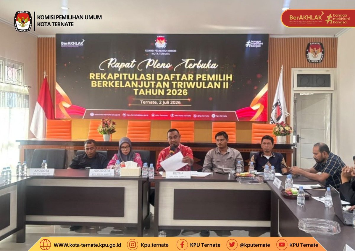 kputernate's tweet photo. KPU Kota Ternate Gelar Rapat Pleno Rekapitulasi Pemutakhiran Data Pemilih Berkelanjutan Triwulan II Tahun 2026

Kamis, 2 Juli 2026, KPU Kota Ternate melaksanakan Rapat Pleno Rekapitulasi Pemutakhiran Data Pemilih

Info selanjutnya ada di link berikut :
https://t.co/Pr6EkODSl1 https://t.co/RZTfhwUlvr