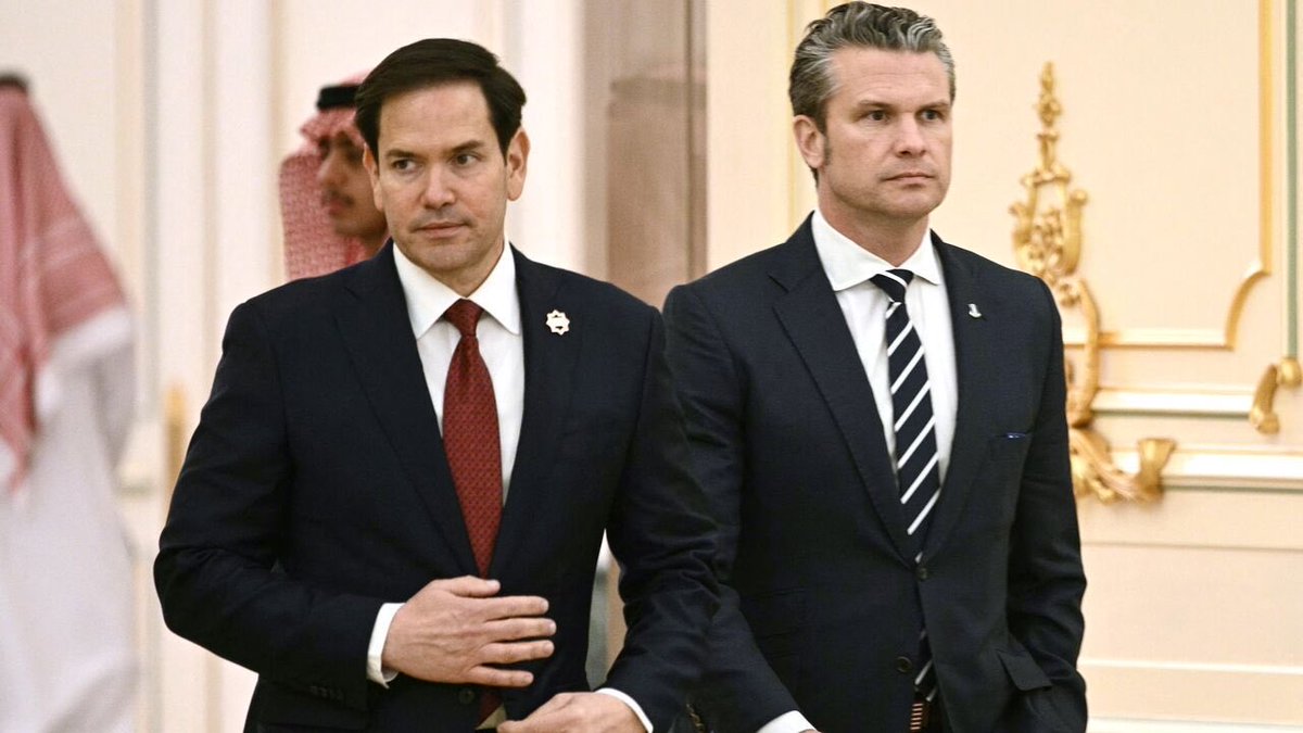 CasetaBosque's tweet photo. Sin palabras.

El Secretario de Guerra de Estados Unidos 🇺🇸, Hegseth, planeaba lanzar “una bomba” en una reciente reunión de la OTAN: Estados Unidos 🇺🇸 iba a retirar tropas de Europa.—WSJ

Pero antes de lanzar la amenaza, compartió su plan con Marco Rubio y “otros funcionarios” en La Casa Blanca 🇺🇸, lo que provocó la cancelación inmediata de su plan.

Hegseth entonces cambió de plan y anunció “una revisión de la postura de fuerzas” en su lugar.

Marco Rubio no es perfecto, pero aquí ha vuelto a actuar de cortafuegos una vez más.