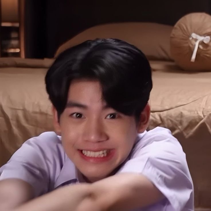 writecatto's tweet photo. freaked out at 8am just because that little almond showing off his biceps LIKE SINCE WHEN❔️❕️❔️❕️❔️since when he became that BIG, i mean where is my almonchhichi⁉️😭😨 WHERE IS MY MENUL MENUL KUE APEM TUING TUING MOCHI PUPPY❔️😭 https://t.co/u20pPuVPUv