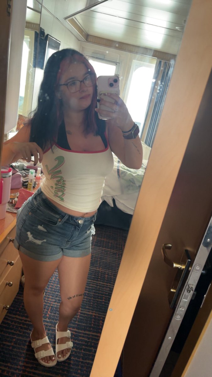 ag3492's tweet photo. Which one do you like better? Pjs, going out outfit, or bathing suit??❤️
#mexico #chubby #whitetoes #bathingsuit #TattooedSlimThick https://t.co/OpoF1iPavY
