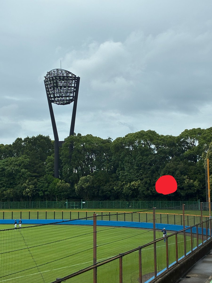 98BB_dragons's tweet photo. 井上和輝のフリバラスト3本、ライト柵越え(緑フェンス直撃)→センターフェン直→ライト柵越え(森の赤い丸の辺りまで飛ばした)でエグい https://t.co/FB6veVkDHj