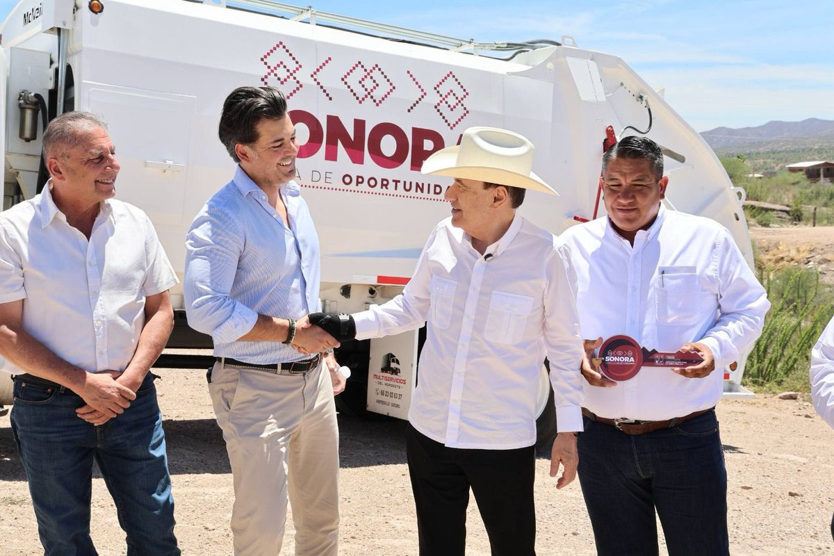 AlfonsoDurazo's tweet photo. Los gobiernos del pasado abandonaron a decenas de municipios, uno de ellos Cucurpe. No les dieron ni las herramientas básicas para el día a día. 

Con mi gobierno eso se acabó. Hoy cumplimos nuestra palabra y fortalecemos los servicios públicos para las familias de este municipio.

#GobiernoDeSonora #SonoraSeTransforma
