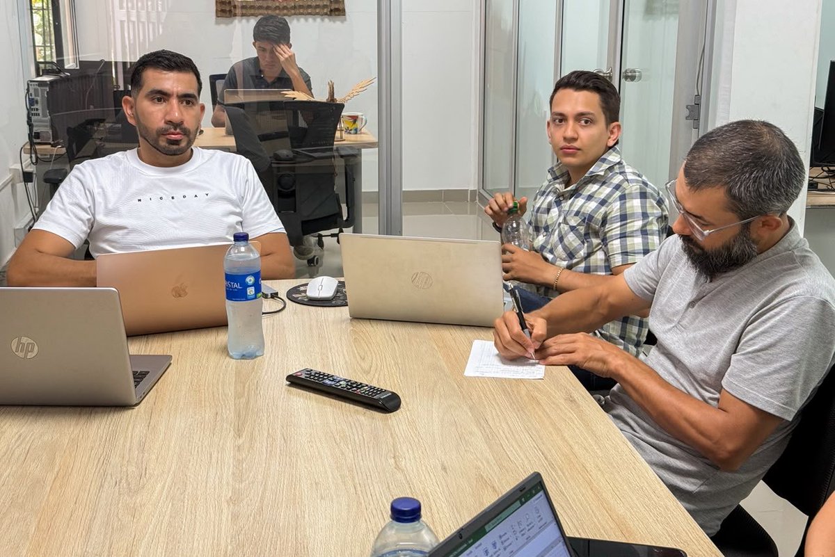 GobMeta's tweet photo. Articulamos esfuerzos junto a la @unillanos_  para avanzar en la construcción de la Política Pública de Acción Comunal y la Política Pública de Participación Ciudadana, un proceso respaldado por un equipo interdisciplinario que aporta conocimiento,experiencia y visión territorial https://t.co/0k63Oax6qY
