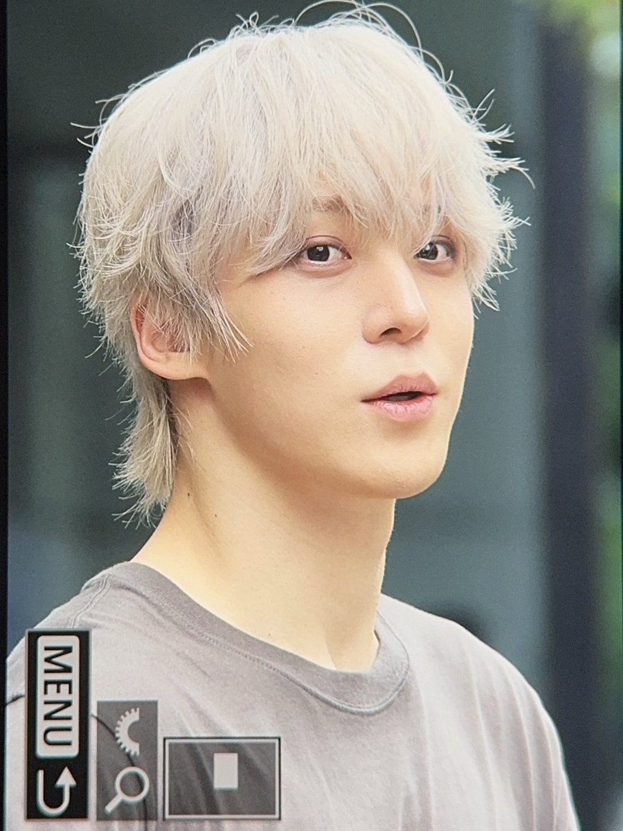 JYHLATTE's tweet photo. guys…. he’s so pretty :( https://t.co/eFUiBehdj4