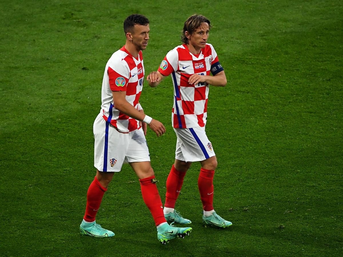 Arie_Kriting's tweet photo. Terima kasih Modric dan Perisic, semoga Piala Dunia berikutnya tetap bisa menghadirkan pemain segemilang kalian. Hormat. ☺️🙏🏽 https://t.co/649ACRnQZK