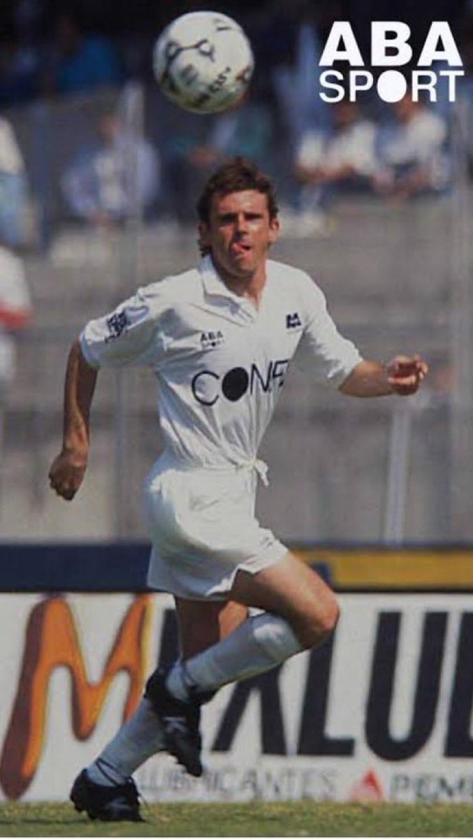 Osomty16's tweet photo. OTRO JERSEY BLANCO QUE ENAMORÓ A TODA UNA GENERACIÓN Y QUE CASI NADIE TIENE HOY EN DÍA https://t.co/ufN791frbR