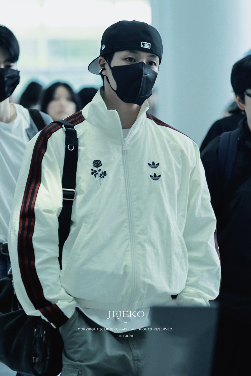 JEJEKO_o423's tweet photo. 260703 ICN🛫

#제노 #JENO #ジェノ
#NCTDREAM #NCT https://t.co/bu8NSfFnRG