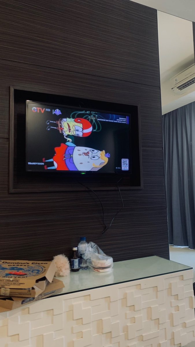 bubbles__777's tweet photo. tontonan paling seru di pagi hari https://t.co/8geBeP90fM