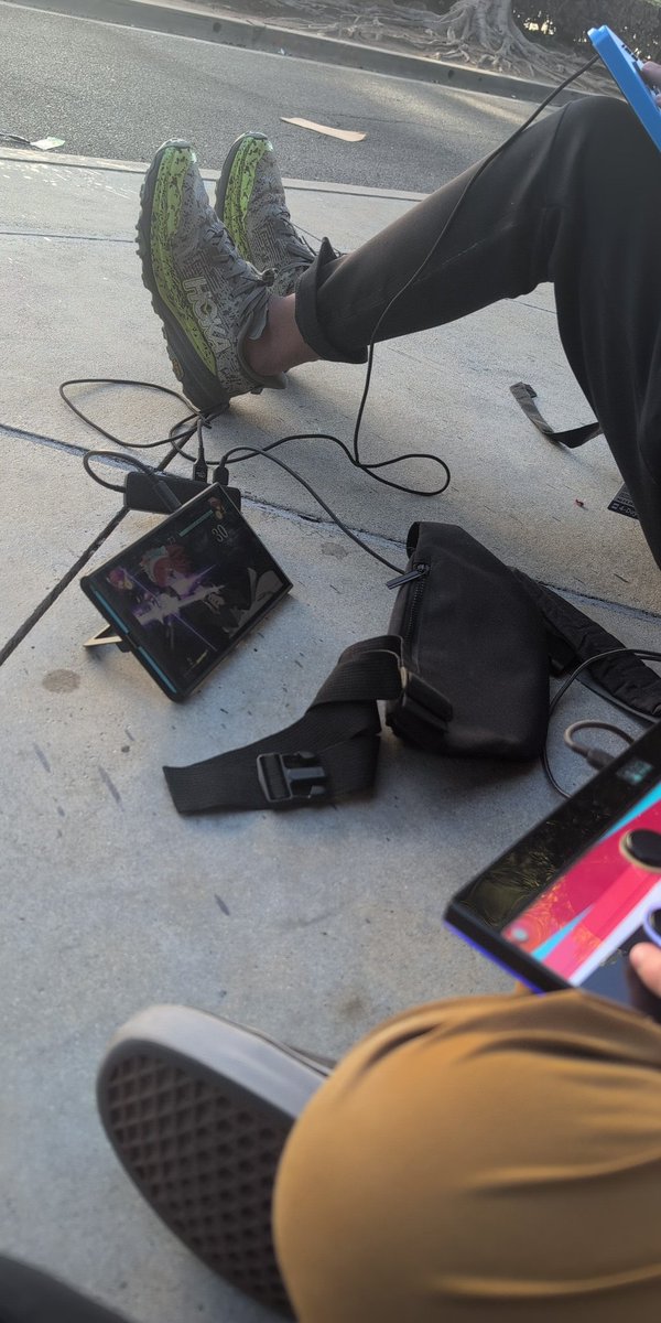 c4lin0's tweet photo. they werent lyin they really do got melty blood https://t.co/cDmeIhnmxJ