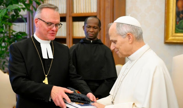 TradMonarchism's tweet photo. Dialogue with everyone, as long as they are not Catholics

And for Catholics, only excommunication https://t.co/EgwvKkayRV
