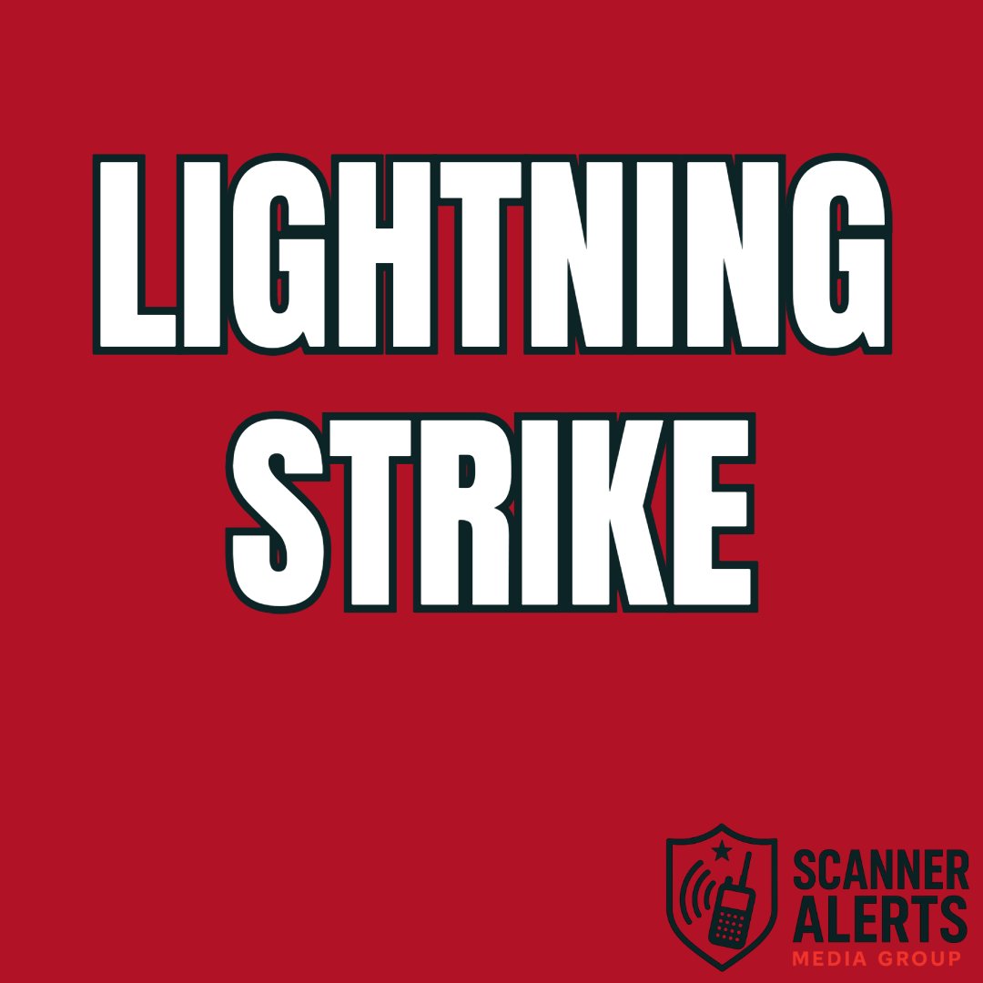 Rochnhscanner's tweet photo. Tamworth, NH *LIGHTNING STRIKE* 69 Mountain View Estates Rd, Tamworth, NH 03886, USA - House struck by lightning - 7/2/2026 21:41:25
26-23482-FD
#TamworthNH #CarrollCounty #MountainViewEstates #LightningStrike #NHRealEstate
Get our App on Google Play and Apple App Store https://t.co/2gUQcFm7Oj