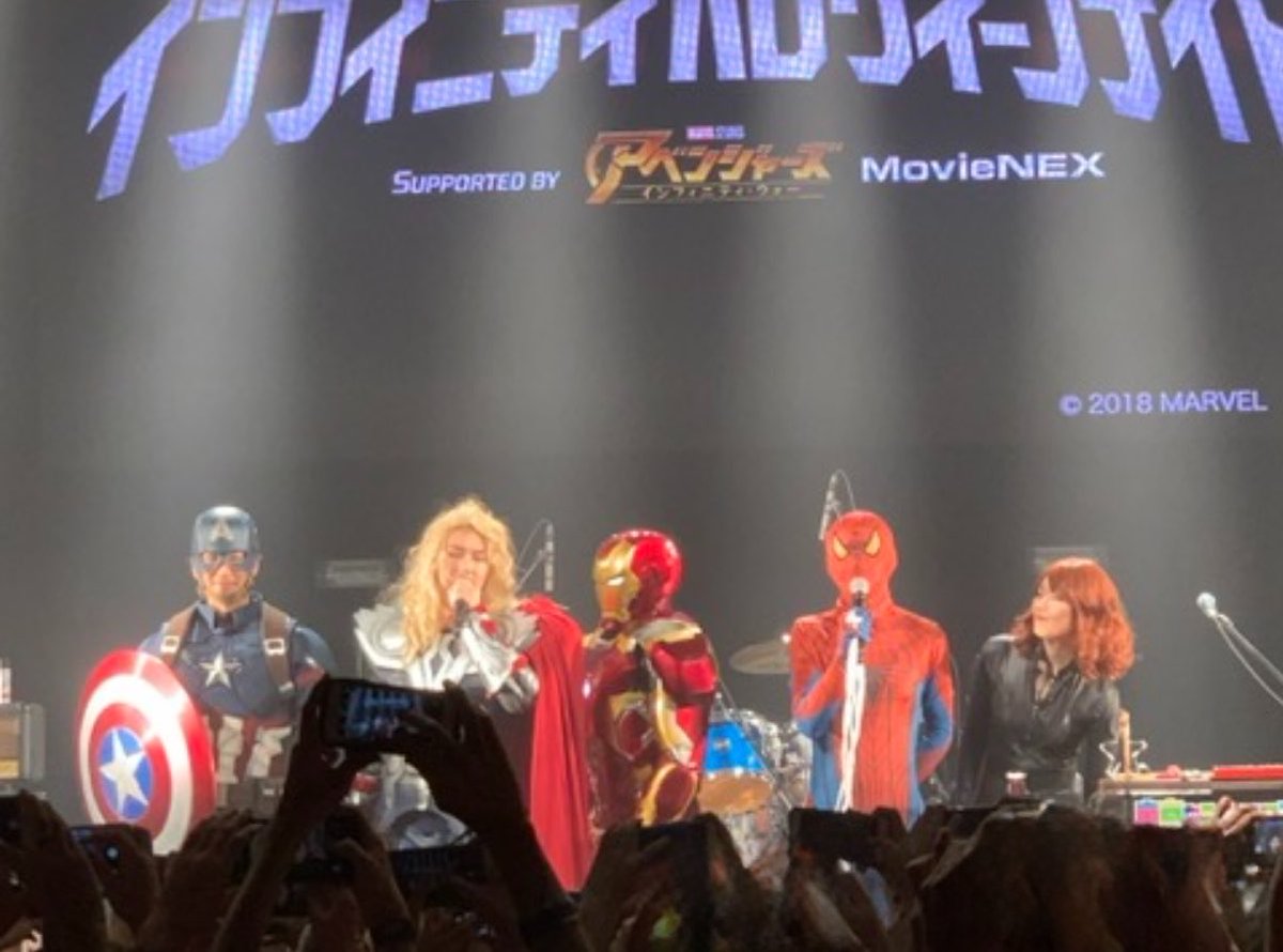Naaapple_'s tweet photo. スパイダーマン🕷️主題歌おめでとう〜‼️

スパイダーマン(若)がアイアンマン(大)の背中押して連れてったところ歓声起きてた気する👏笑

楽しかったな〜 https://t.co/j9NwScAc15