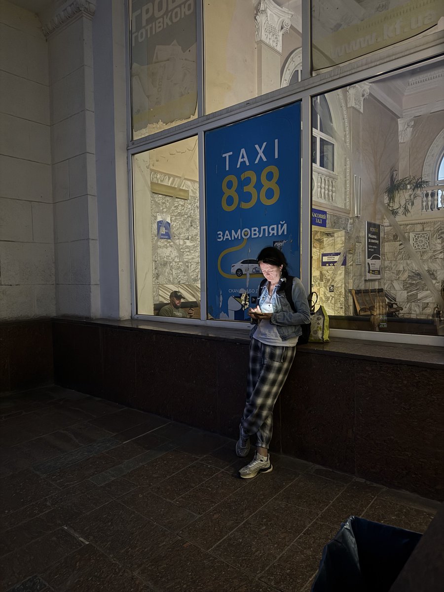 3Bergen's tweet photo. Station #Kropyvnytsky. Alleen de mens maakt zich druk. https://t.co/gNkwmLxxge