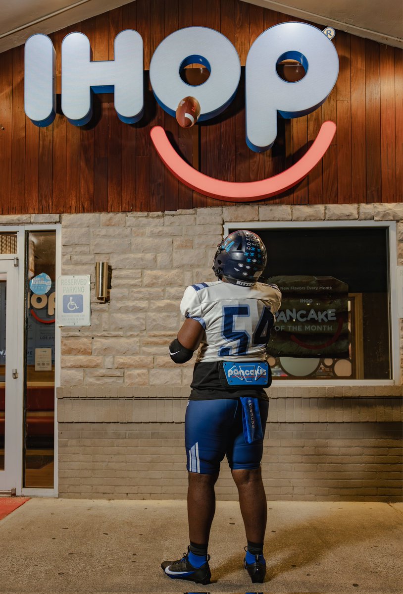 TylenGorham54's tweet photo. Lineman eat different. 💪🏾🏈🥞  
Always working, Always Ready.
Tylen “TKG” Gorham #54
C/O 2027 | DL/OL,
6’1” 272 | 3.5 GPA
LinkTree- https://t.co/jrqnuIXrWL
HUDL: https://t.co/raubwvoGKk⁠
#TrenchWork #RecruitMe #BigManEnergyy @IHOP @RiddellSports @On3 @nikefootball https://t.co/UEqAlXDobm