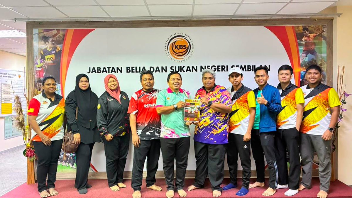 jbs_n9's tweet photo. SESI PERBINCANGAN KEJOHANAN SUKAN ORANG PEKAK MALAYSIA KE-2
Paroi 24 Jun 2026 - Jabatan Belia dan Sukan Negeri Sembilan telah menerima kunjungan Persatuan Sukan Orang Pekak Negeri Sembilan (NsSDeaf) bagi sesi perbincangan Kejohanan Orientering Orang Pekak Malaysia Kali Ke-2 . https://t.co/KEgviUgrvw