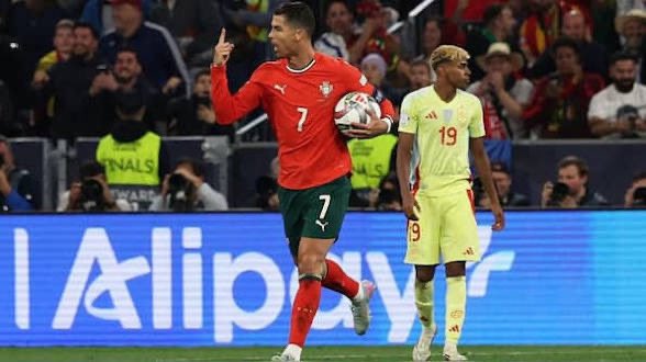 1weirdmf_'s tweet photo. @UtdSenior @_saniii_x My man said spain like we’re supposed to be afraid https://t.co/B4azeEG0Ev