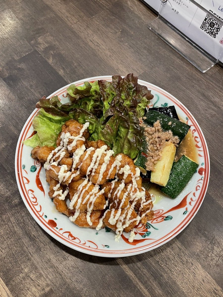 base_basement's tweet photo. おはようございます。
すごい試合だたねー

今日の日替わりランチメニュー

てりまよチキンもも
ズッキーニとナス肉味噌

いでよ肉味噌マン！

今日もよろしくお願いします。 https://t.co/QBUIIJiWRn