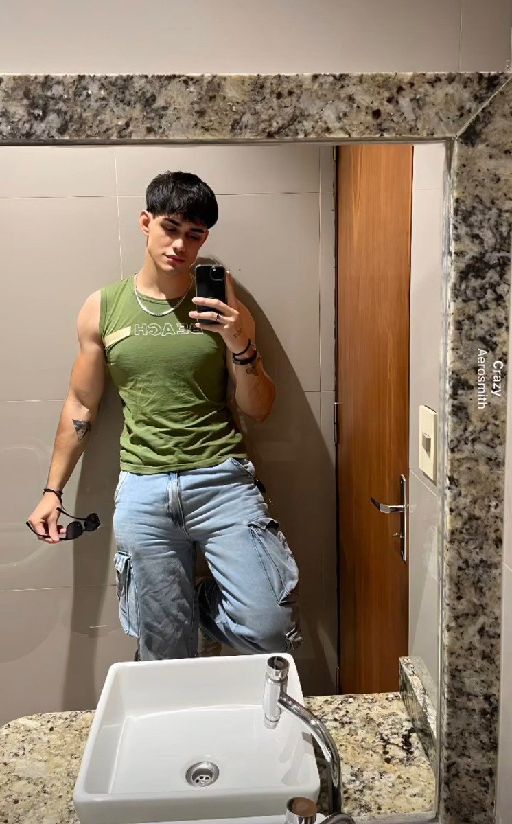 Heteross21's tweet photo. Además de hermoso, PIJÓN 🤤🔥 
ya saben... 👀 https://t.co/cLNVvhPILu