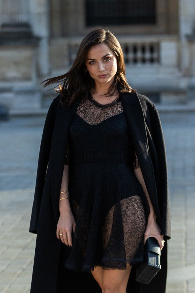 anadedaily's tweet photo. Ana de Armas https://t.co/qiK9ZXwvsw