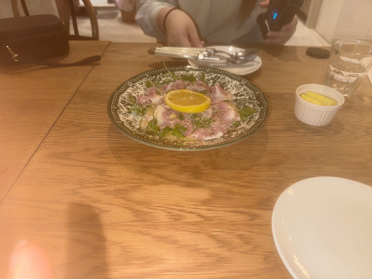 sumeov's tweet photo. 종강너무좋다... https://t.co/C73RZrKgUo
