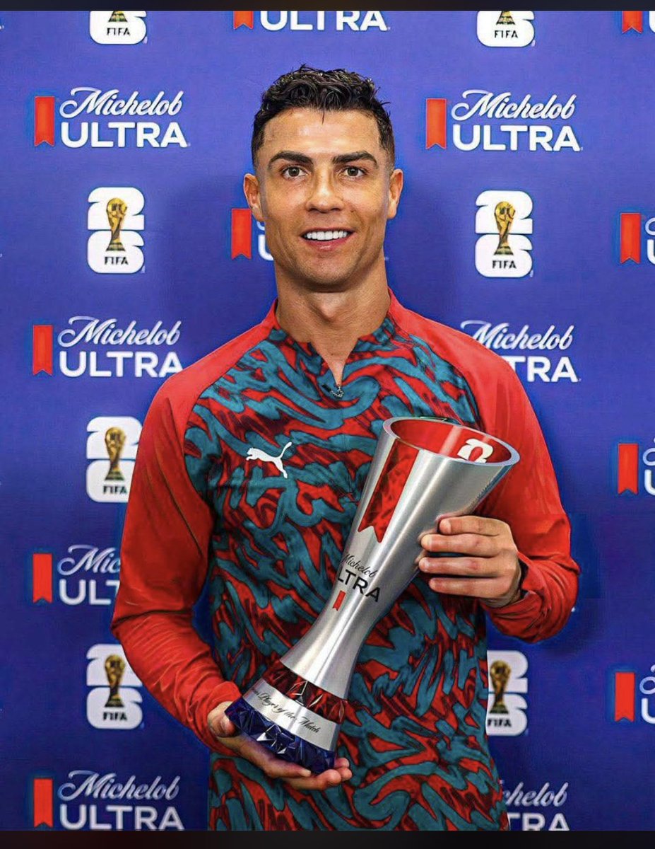 Husss0_'s tweet photo. 🚨🚨🚨 CR7 🐐🚨🚨🚨
كرستيانو رونالدو رجل مبارتي كرواتي وا اوزباكستان

CR7🐐🐐 https://t.co/OQdQ9PmTwJ