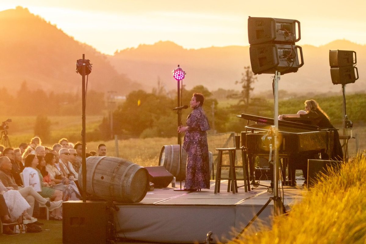 chevenzon's tweet photo. A golden evening with the golden voice of Ms. Lea.🌅💛

More photos of Ms. Lea Salonga at Broadway &amp; Vine 2026. ✨ (3) https://t.co/GkFYqyrYdY