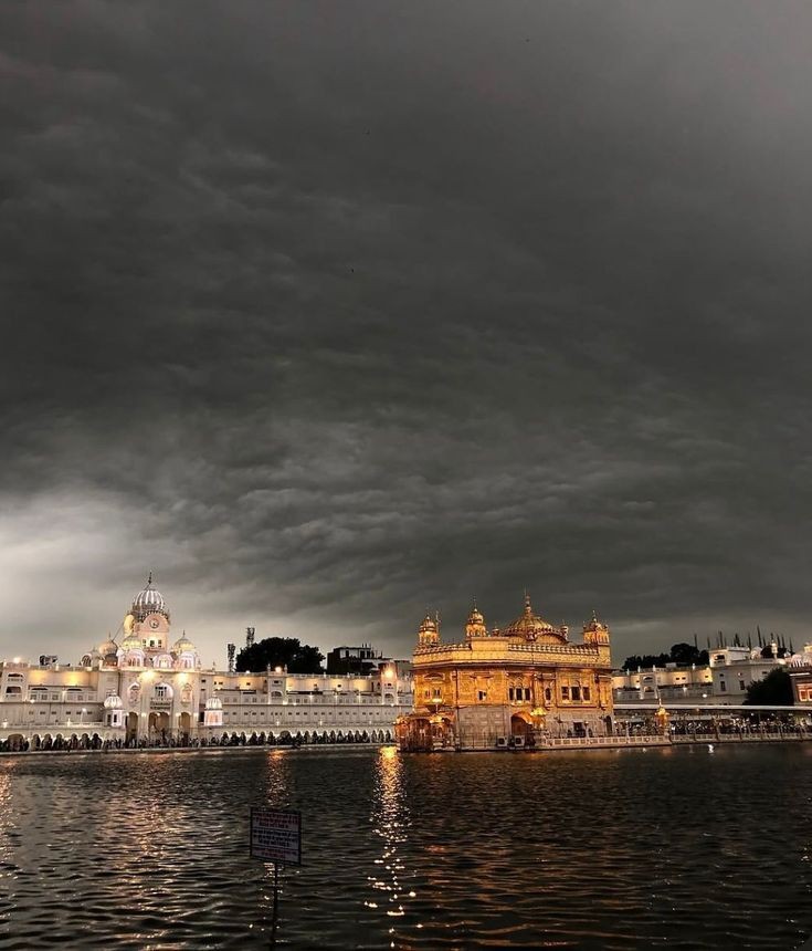 ParneetkaurBhu2's tweet photo. ਸਭਿ ਗੁਣ ਤੇਰੇ ਮੈ ਨਾਹੀ ਕੋਇ ॥
All virtues are Yours, Lord, I have none at all.

ਵਿਣੁ ਗੁਣ ਕੀਤੇ ਭਗਤਿ ਨ ਹੋਇ ॥
Without virtue, there is no devotional worship.

🌸 ਵਾਹਿਗੁਰੂ ਜੀ 🌸🙏 https://t.co/KZsu8ENDPI