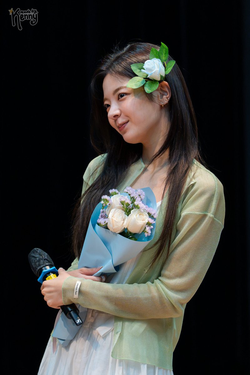 madebykenny_'s tweet photo. 260602 💐👑

#있지 #ITZY 
#리아 #LIA https://t.co/yboIInJ0rc
