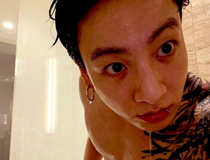 ModelNiel's tweet photo. POV: Você bateu a cabeça e agora namora comigo. https://t.co/jV81TYmMMg
