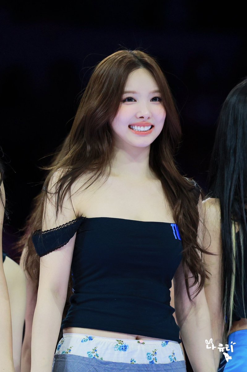 imnayeonarchive's tweet photo. https://t.co/tMXOFlUu0l