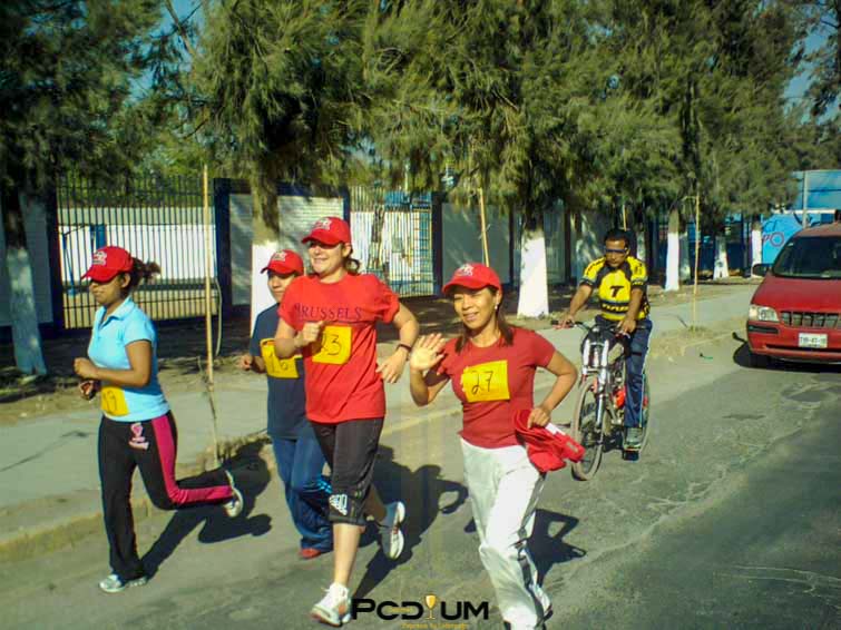 revistapodium's tweet photo. ¡HISTORIA EN IMÁGENES! 
Carrera de la Mujer 08/03/2009. 
Del Monumento a la Identidad al Parque Juárez, Tehuacán, Pue.
Como pueden observar, no eran tantas corredoras como en la actualidad.

#Deportes #atletismo #runnig #deportetehuacán #pódiumdeportivo https://t.co/IGFA0juszs