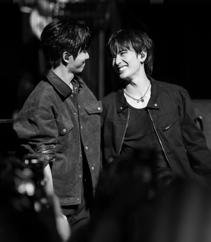 PPhyuwinps's tweet photo. 🖤🤍🌏

PERTHSANTA FILL HEART

#เติมใจเติมไฟให้เพิร์ธแซนต้า https://t.co/KCGxxYftHv