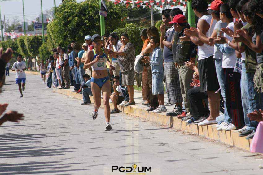 revistapodium's tweet photo. ¡HISTORIA EN IMÁGENES!
"XX Carrera Panorámica Tehuacán - Miahuatlán" 04/08/2009.

Organizaba el Club Corredores Ángeles de Tehuacan.

#Deportes #atletismo #carrerasderuta #runnig #deportetehuacán #pódiumdeportivo https://t.co/M1tooL2uYj
